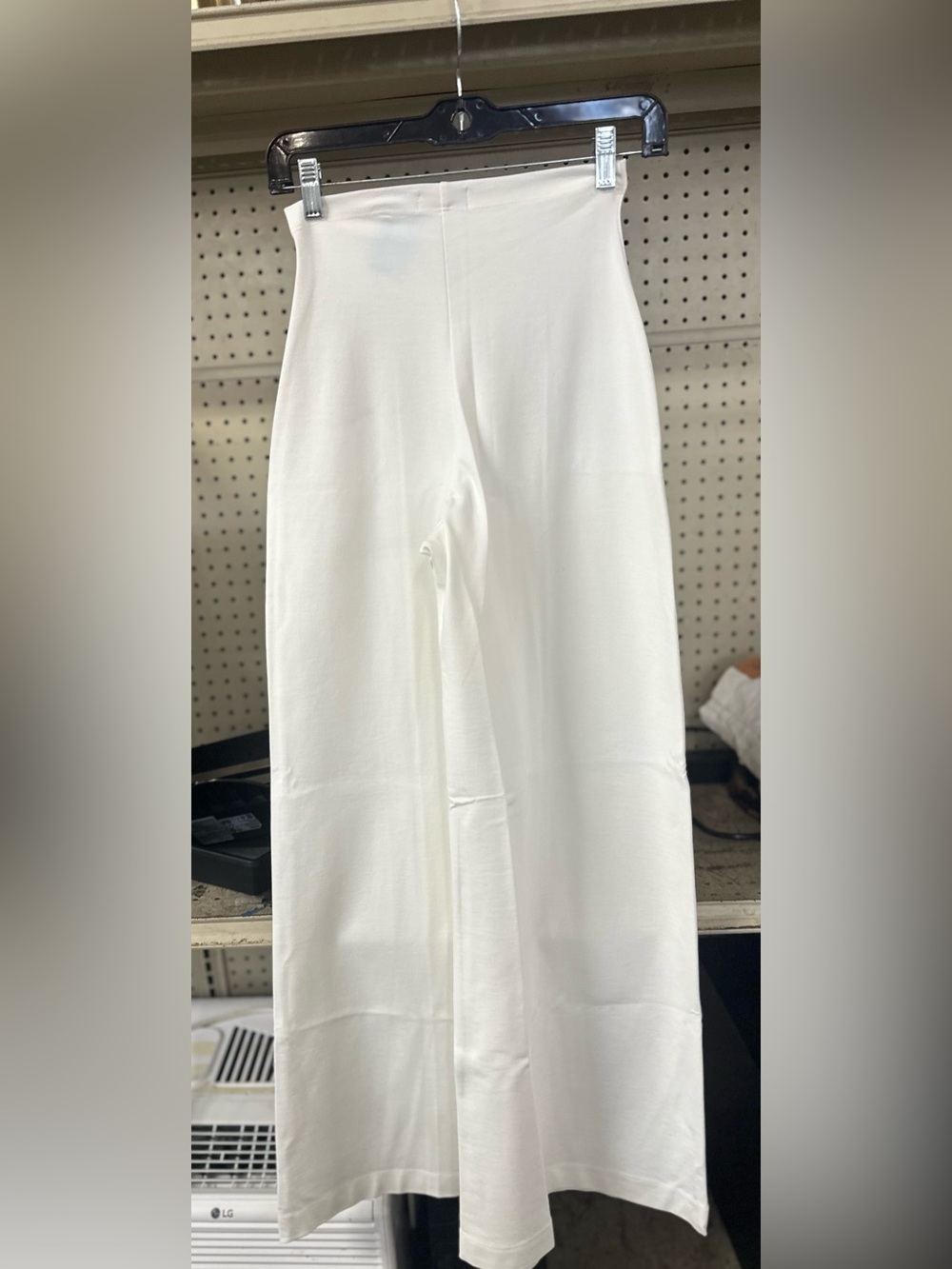 High-Rise White Wide-Leg pants - Sleek Flare Style - Picture 6 of 9